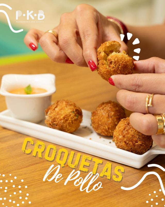 Croquetas de pollo con salsa